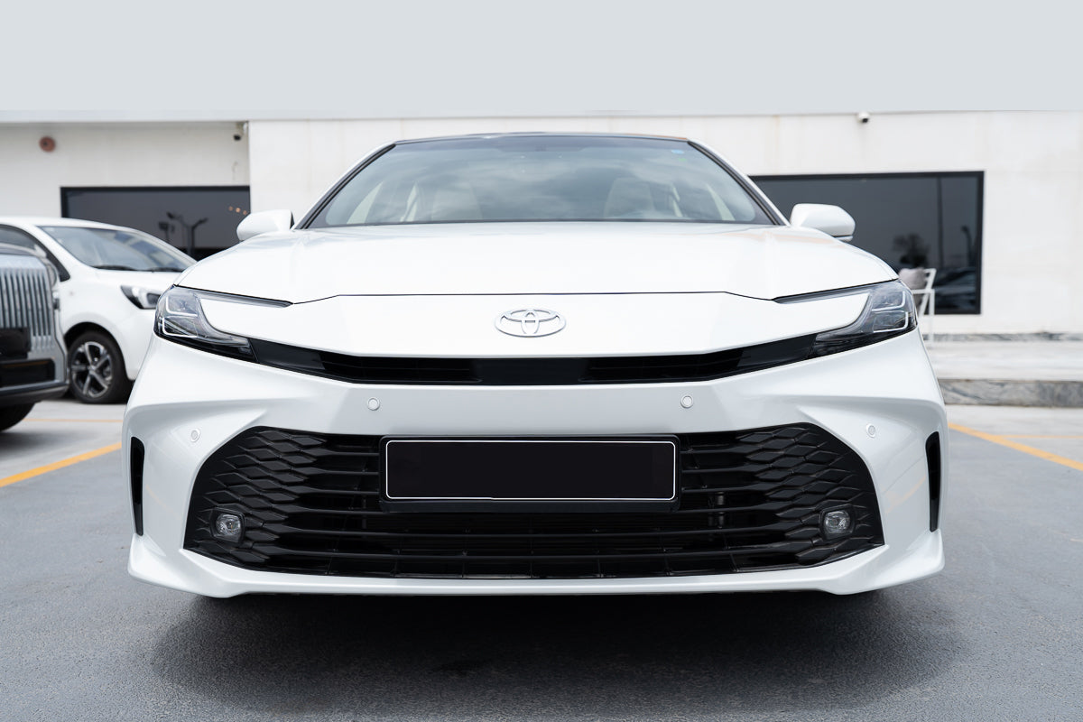 Toyota Camry LE Hybrid 2026 White