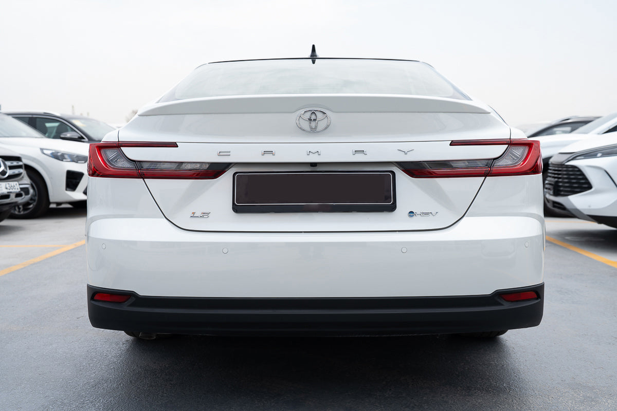 Toyota Camry LE Hybrid 2026 white
