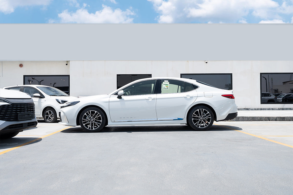 Toyota Camry LE Hybrid 2026 white