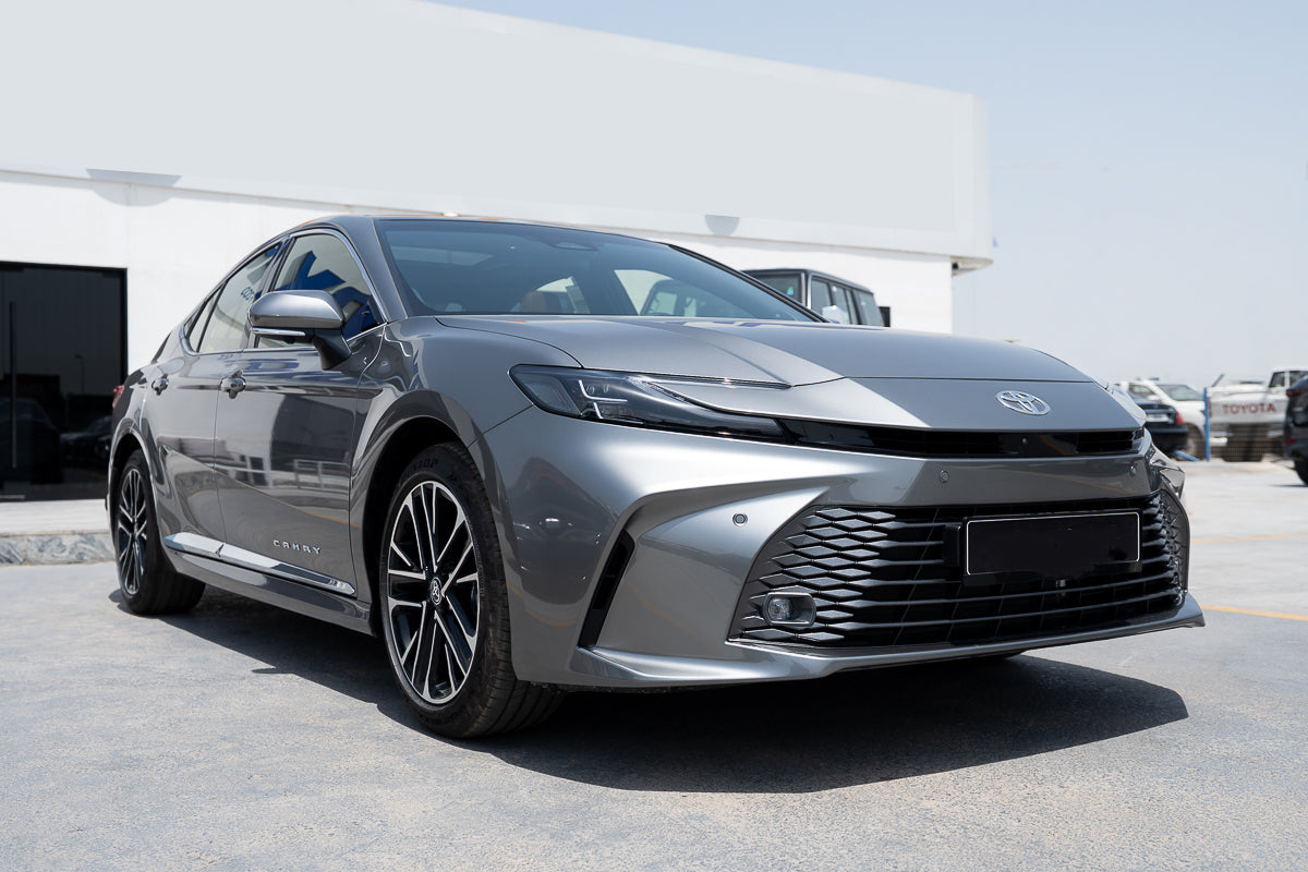 Toyota Camry Lumiere Grey Hybrid 2.5L 2026