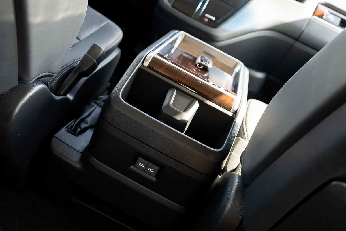 Toyota Granvia 2025