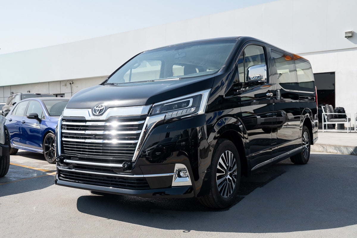 Toyota Granvia 2025 2.8L Diesel black
