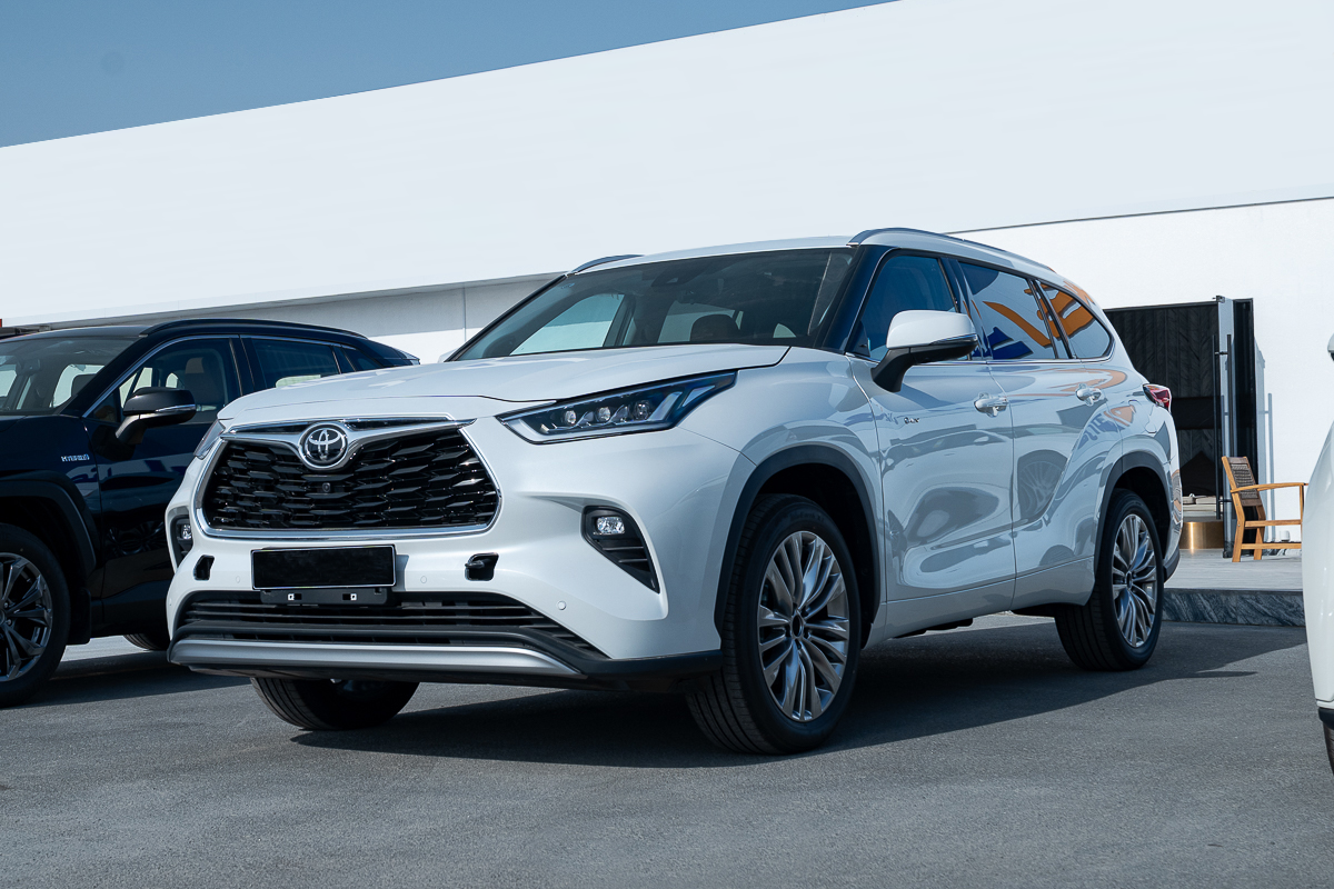 Toyota Highlander 2.5 Hybrid 4WD 7-Seater Limited Edition 2024 – White | Premium SUV