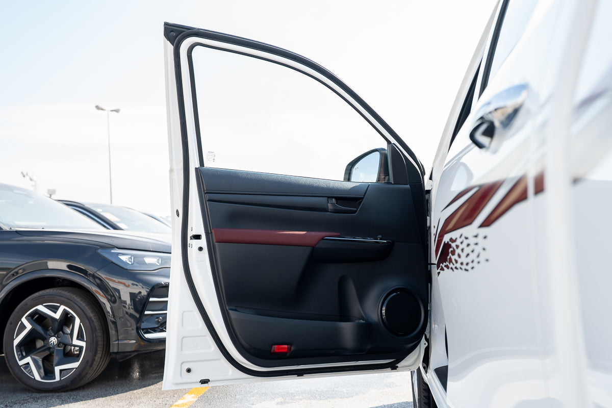 Toyota Hilux GLX 2026 White GCC