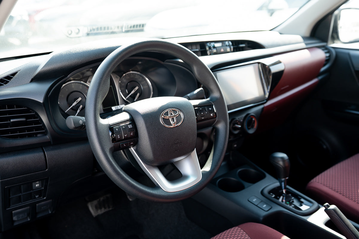 Toyota Hilux GLX 2026 White GCC