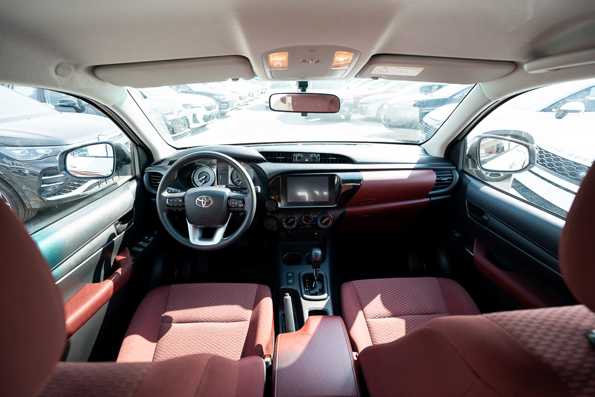 Toyota Hilux GLX 2026 White GCC