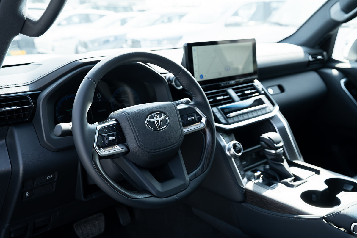 Toyota Land Cruiser VX 2025 White