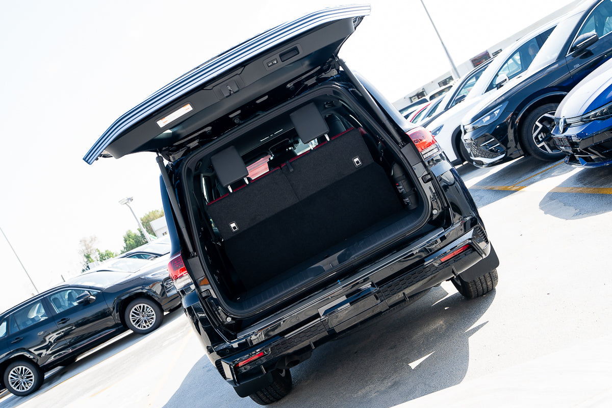 Toyota Land Cruiser VXR 2026 black