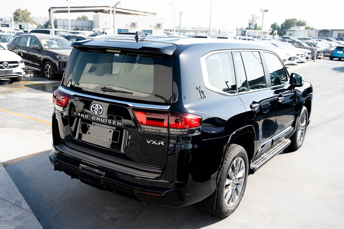 Toyota Land Cruiser VXR 2026 black