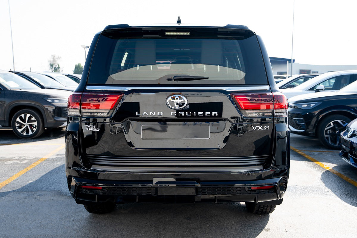 Toyota Land Cruiser VXR 2026 black