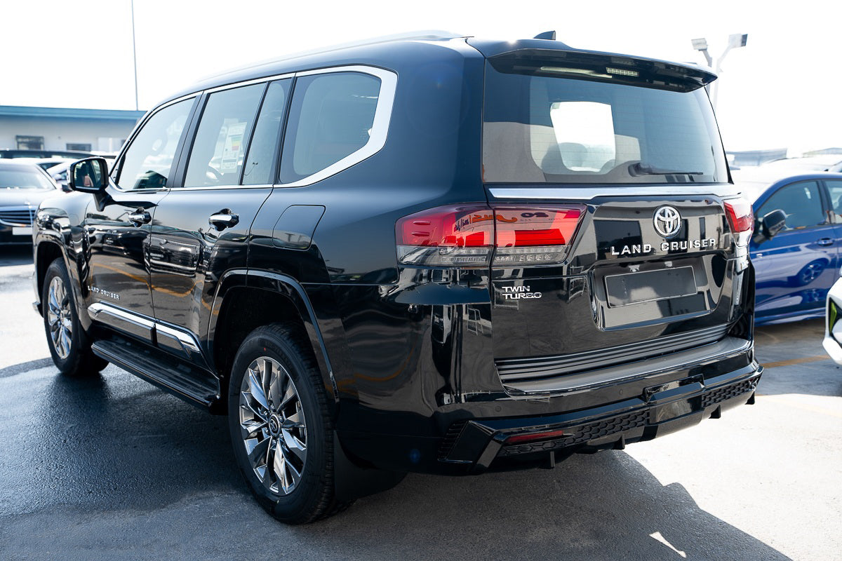 Toyota Land Cruiser VXR 2026 black