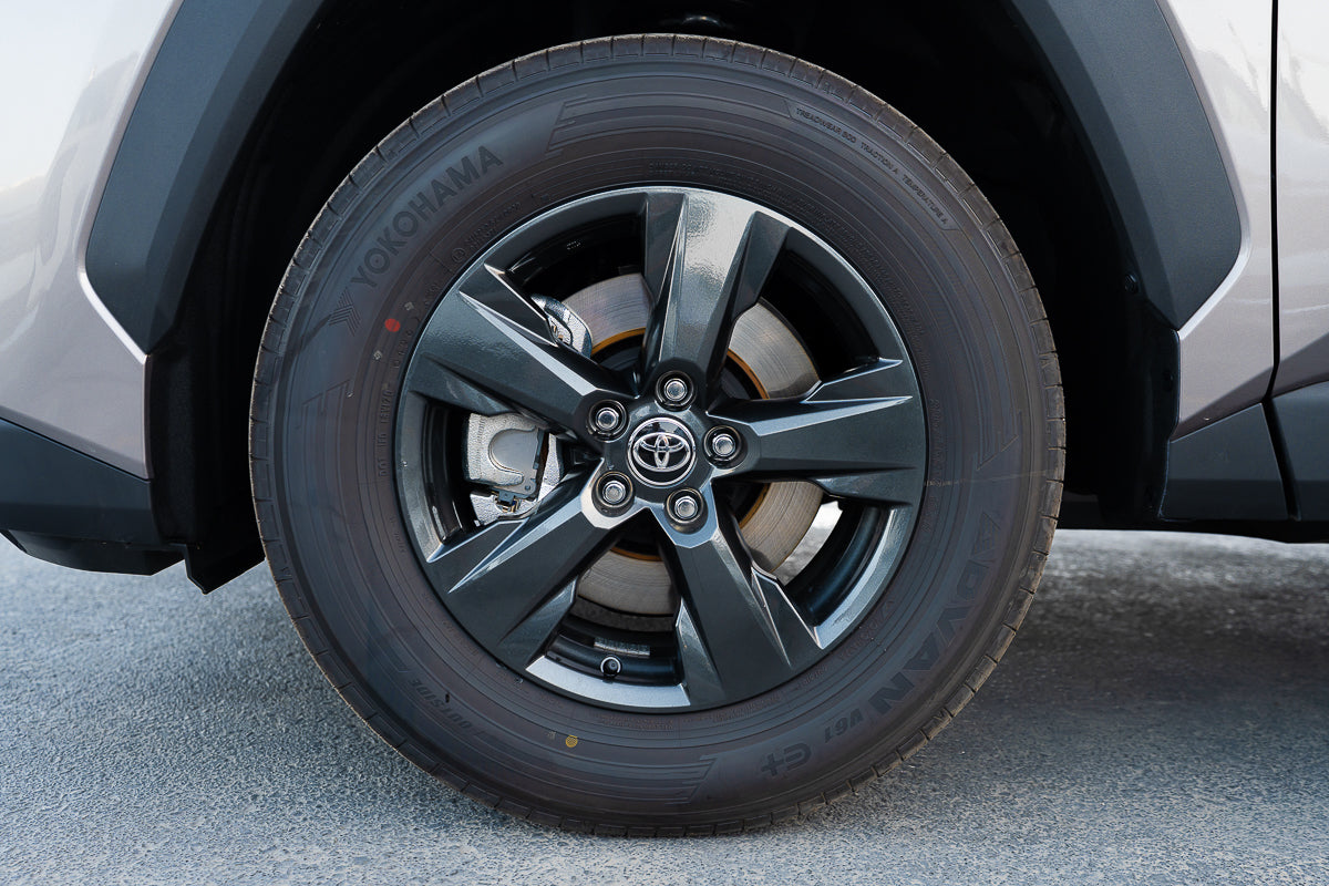 Toyota RAV4 LE Hybrid 2026 bronze