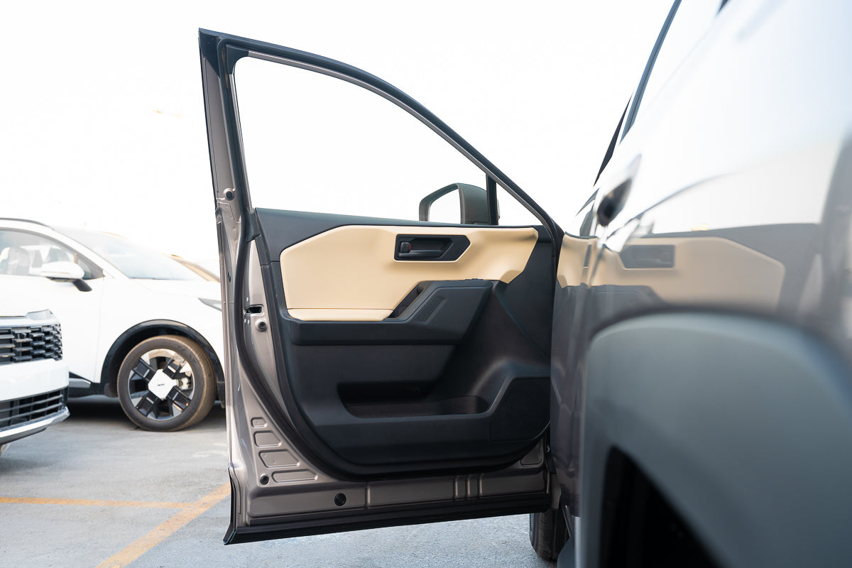 Toyota RAV4 LE Hybrid 2026 bronze