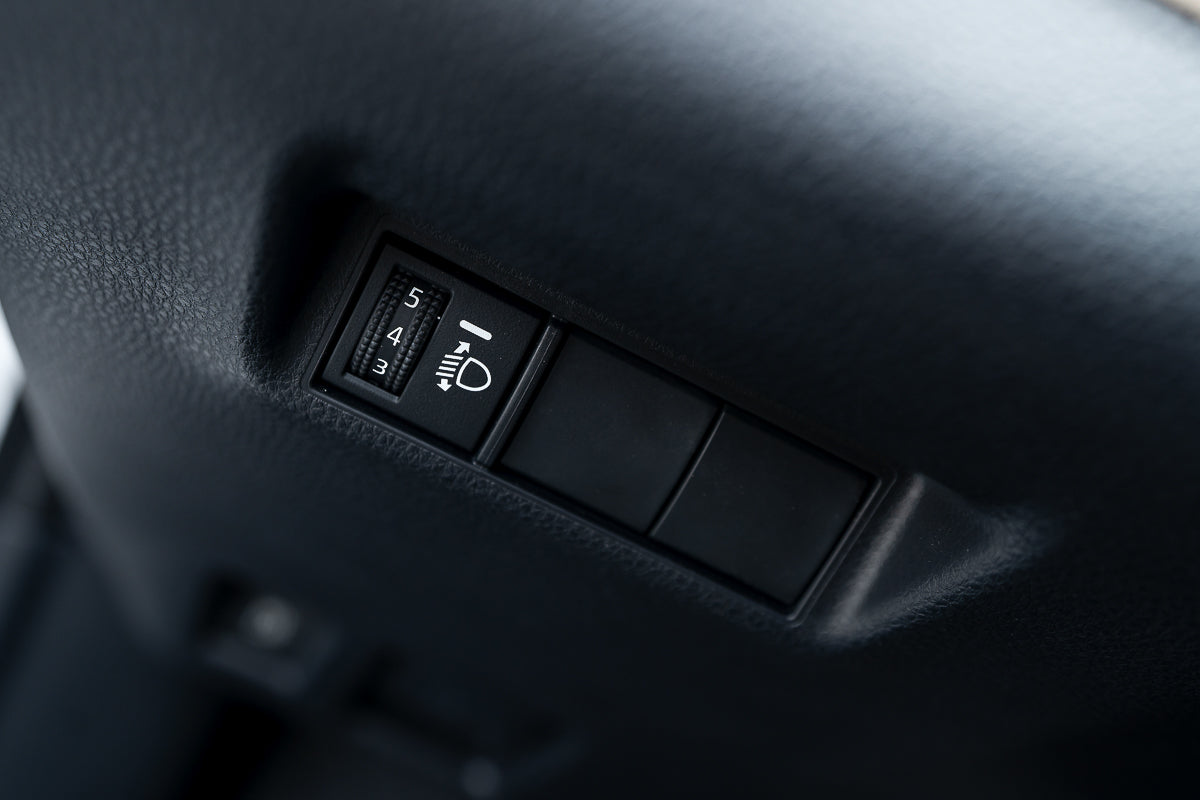 Toyota RAV4 LE Hybrid 2026 bronze