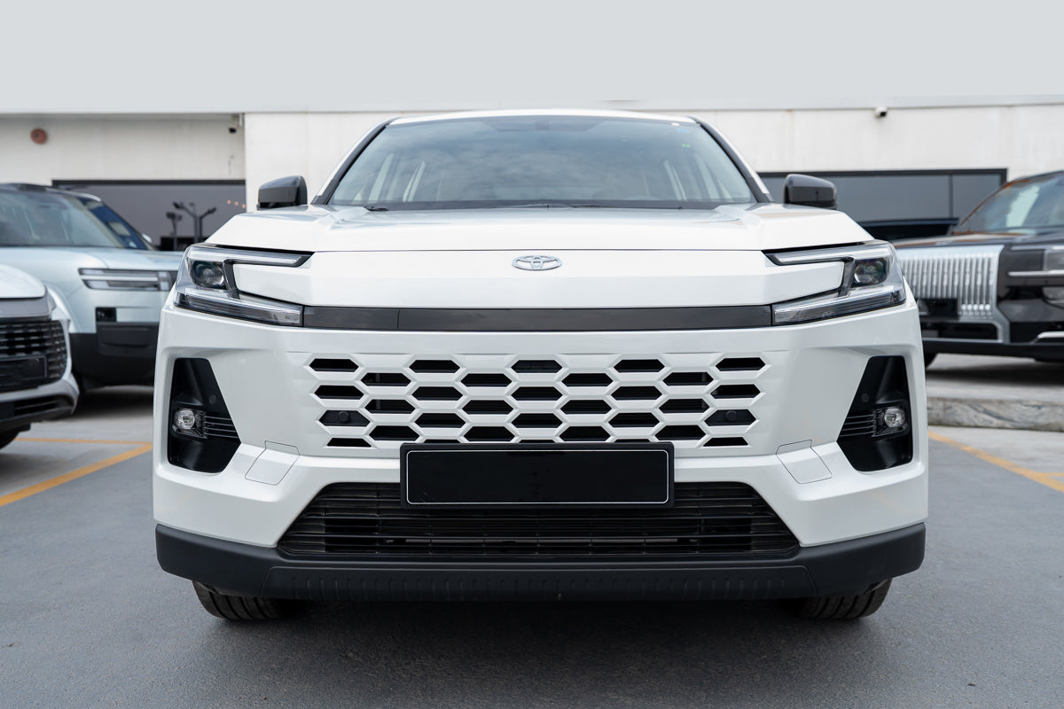 2026 Toyota RAV4 LE hybrid 4wd white