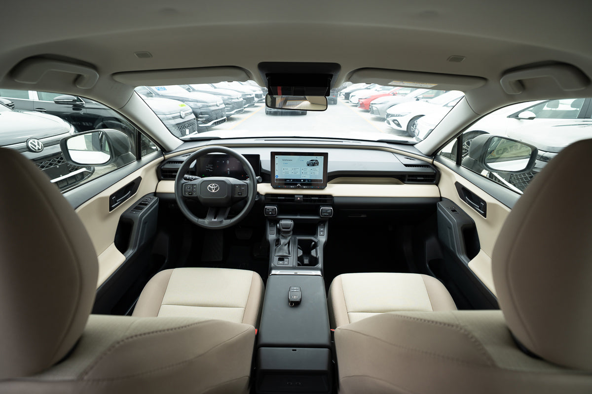 2026 Toyota RAV4 LE hybrid 4wd white