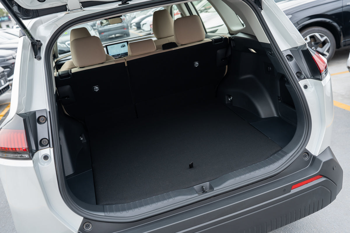 2026 Toyota RAV4 LE hybrid 4wd white