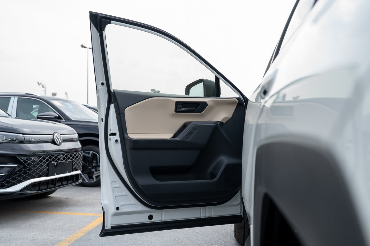 2026 Toyota RAV4 LE hybrid 4wd white