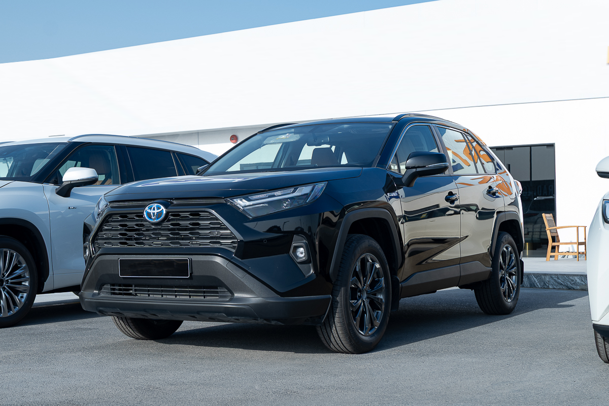 Toyota RAV4 XLE Hybrid 2.5L 2024 – Black