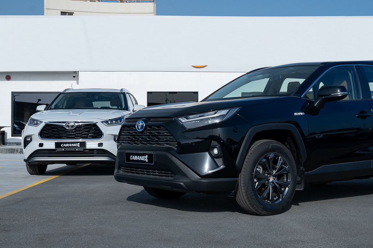 2024 Toyota RAV4 XLE Hybrid Black
