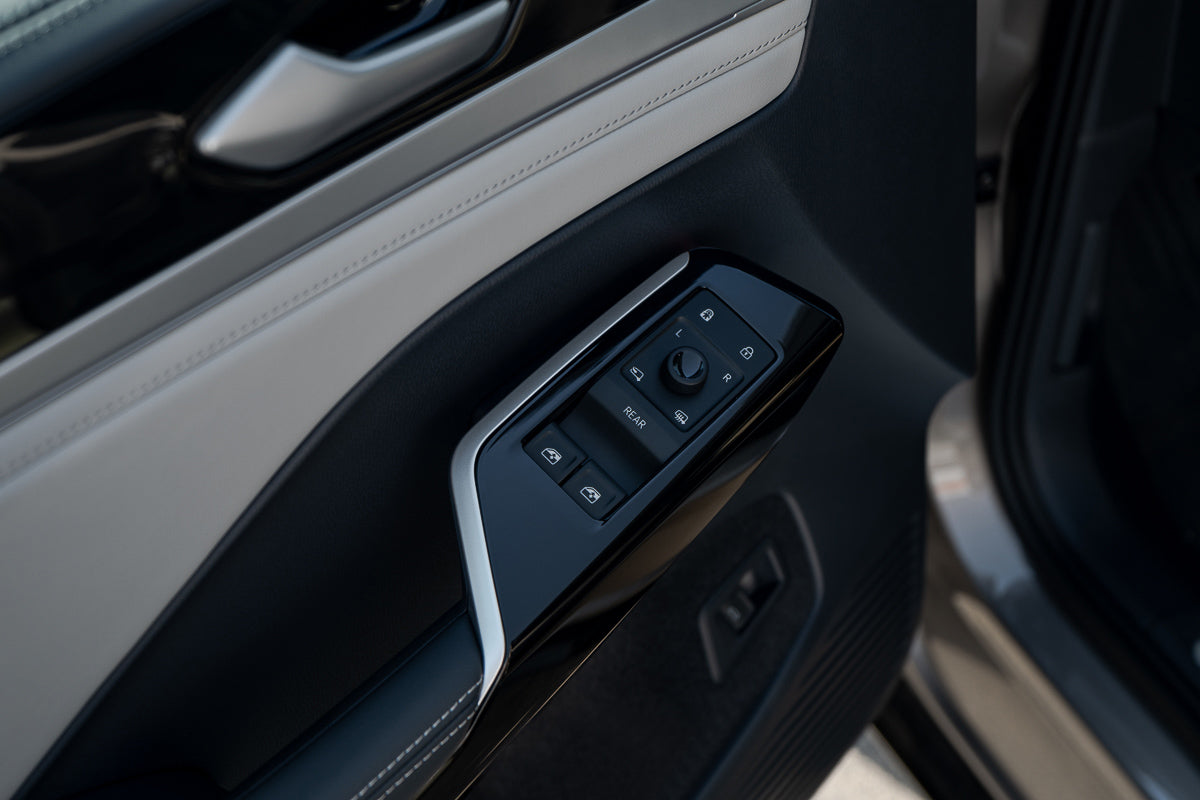 Volkswagen ID.6 CROZZ Pro 2024 Silver