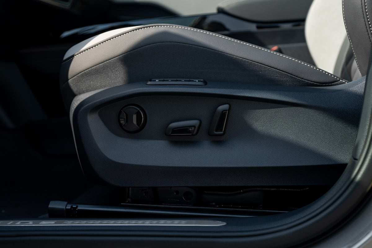 Volkswagen ID.6 CROZZ Pro 2024 Silver