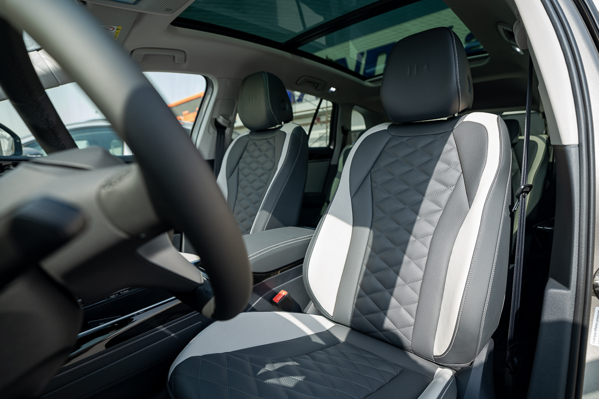 Volkswagen ID.6 CROZZ Pro 2024 Silver