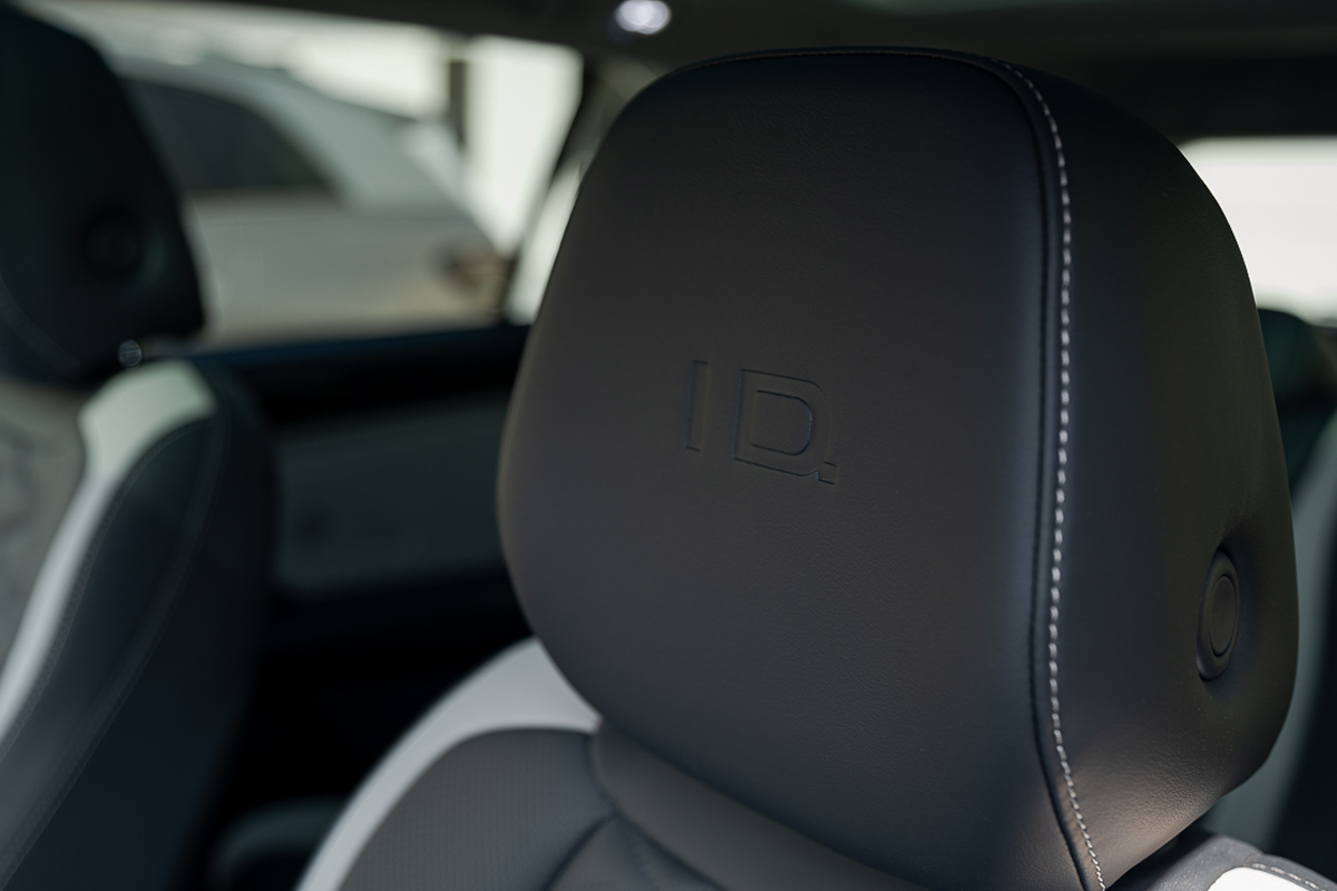 Volkswagen ID.6 CROZZ Pro 2024 Silver