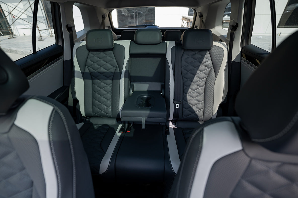 Volkswagen ID.6 CROZZ Pro 2024 Silver