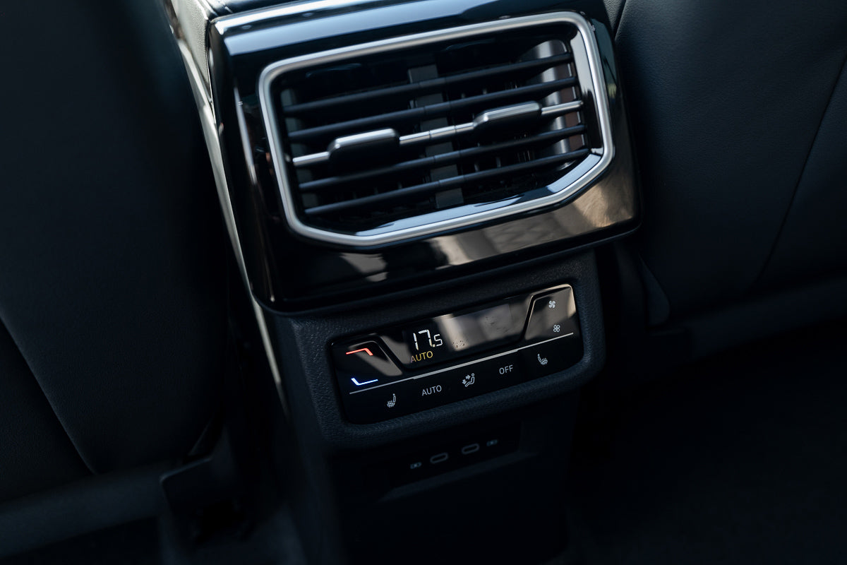 Volkswagen ID.6 CROZZ Pro 2024 Silver