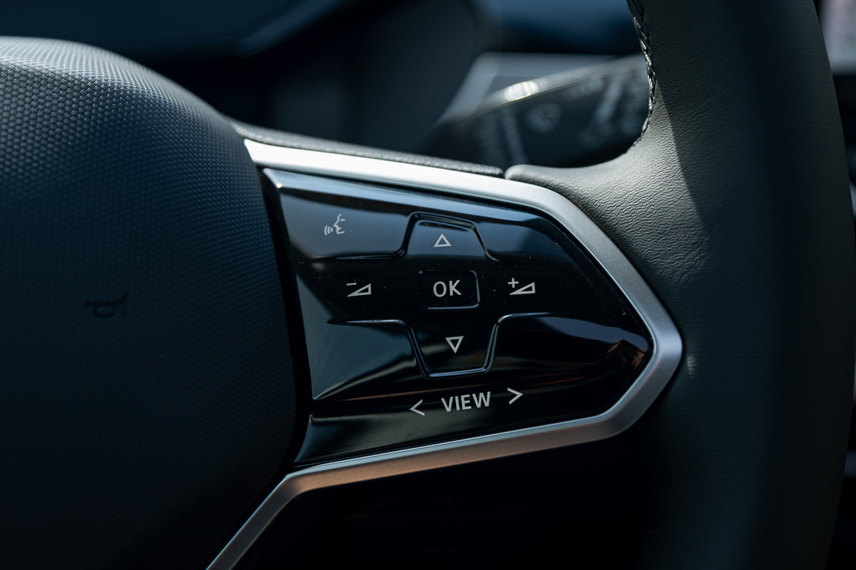 Volkswagen ID.6 CROZZ Pro 2024 Silver