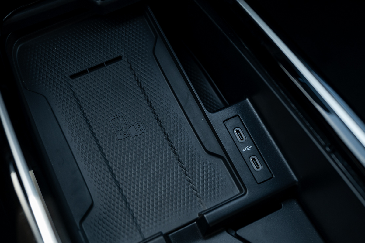 Volkswagen ID.6 CROZZ Pro 2024 Silver