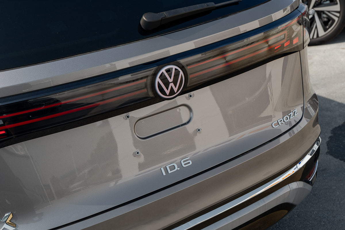 Volkswagen ID.6 CROZZ Pro 2024 Silver