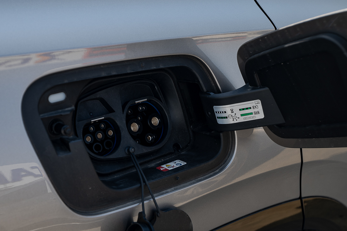 Volkswagen ID.6 CROZZ Pro 2024 Silver