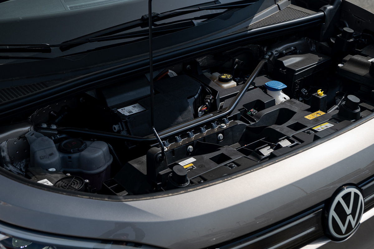 Volkswagen ID.6 CROZZ Pro 2024 Silver