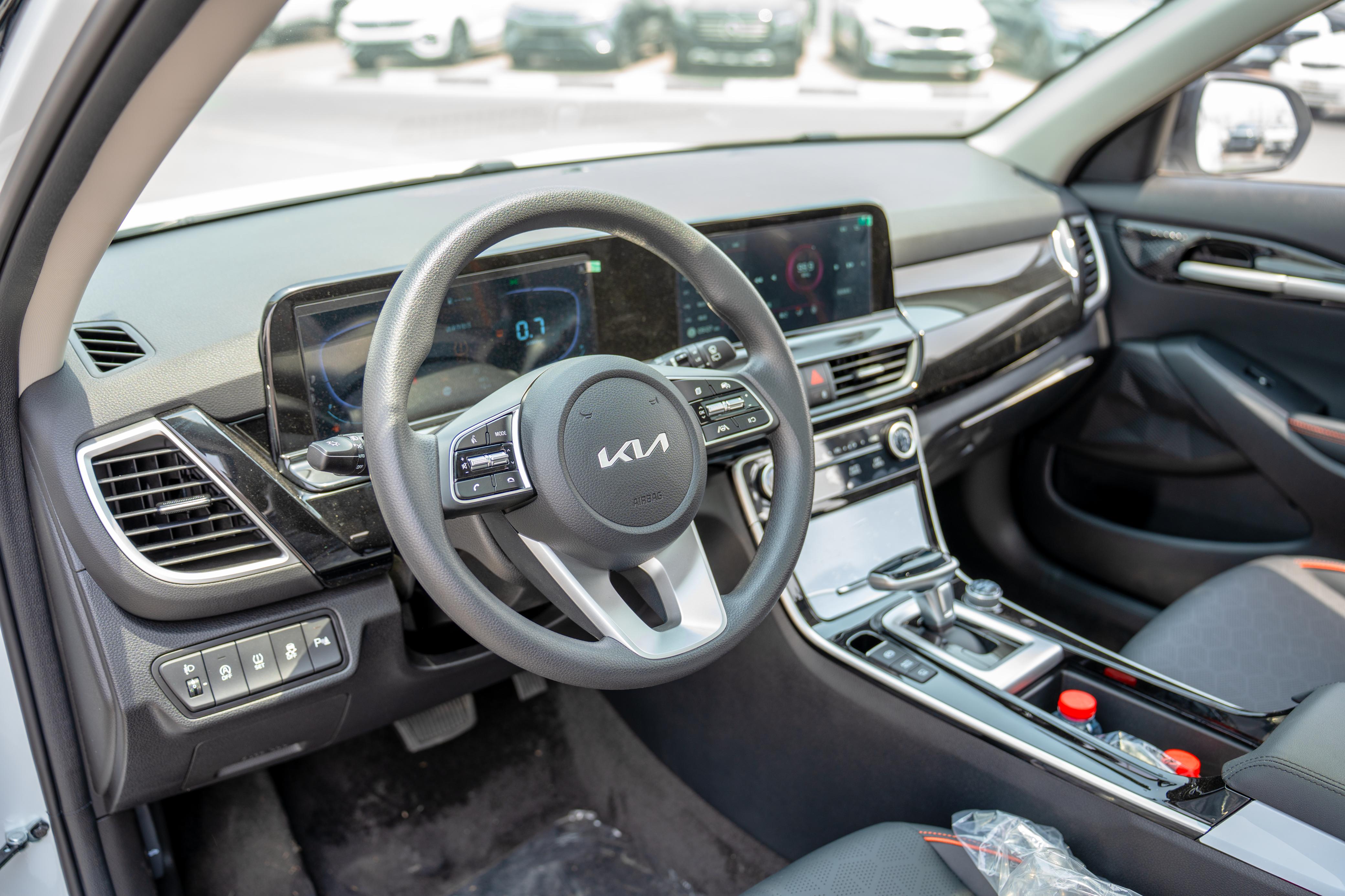 Kia Seltos 2024 Chinese Specs White