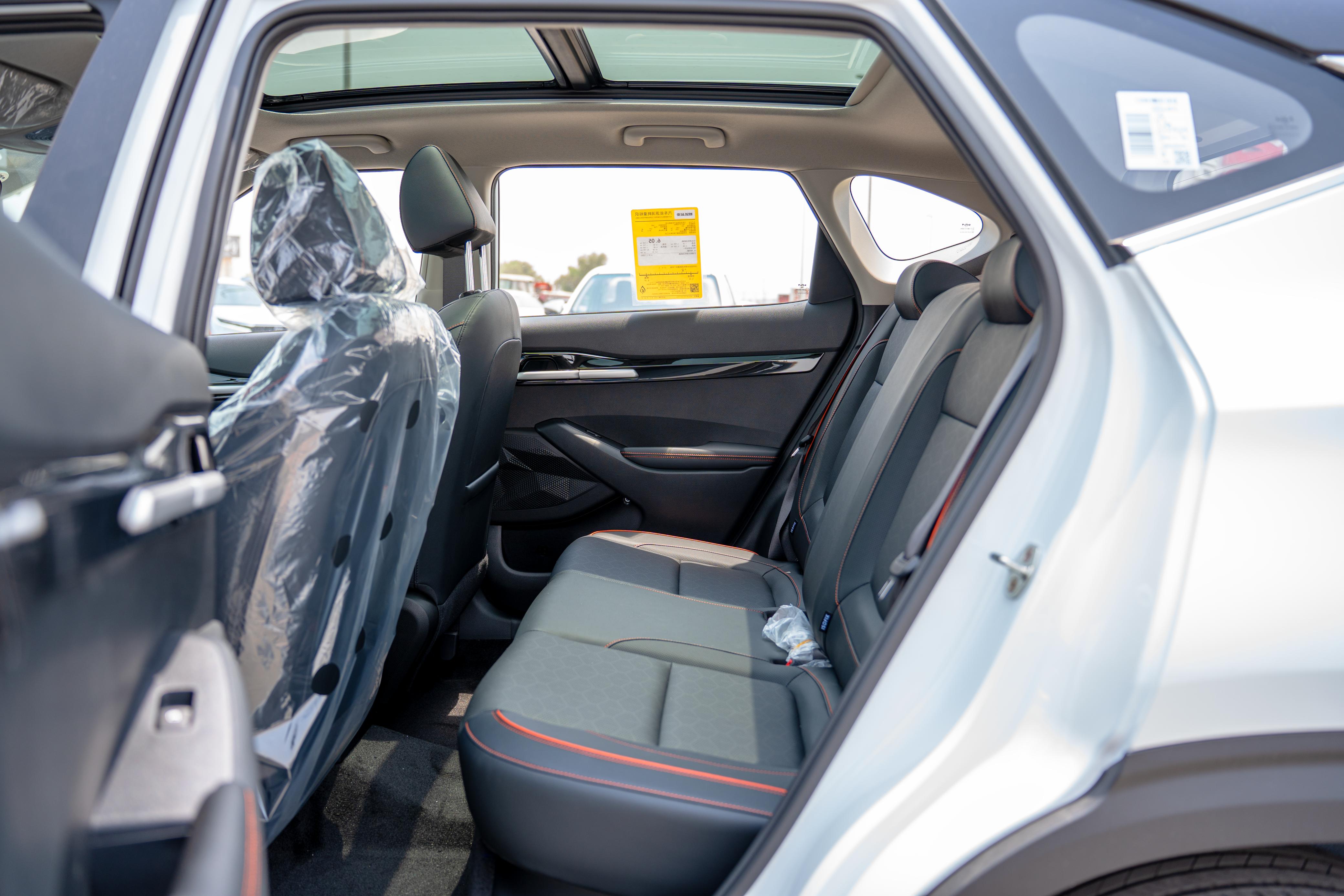Kia Seltos 2024 Chinese Specs White