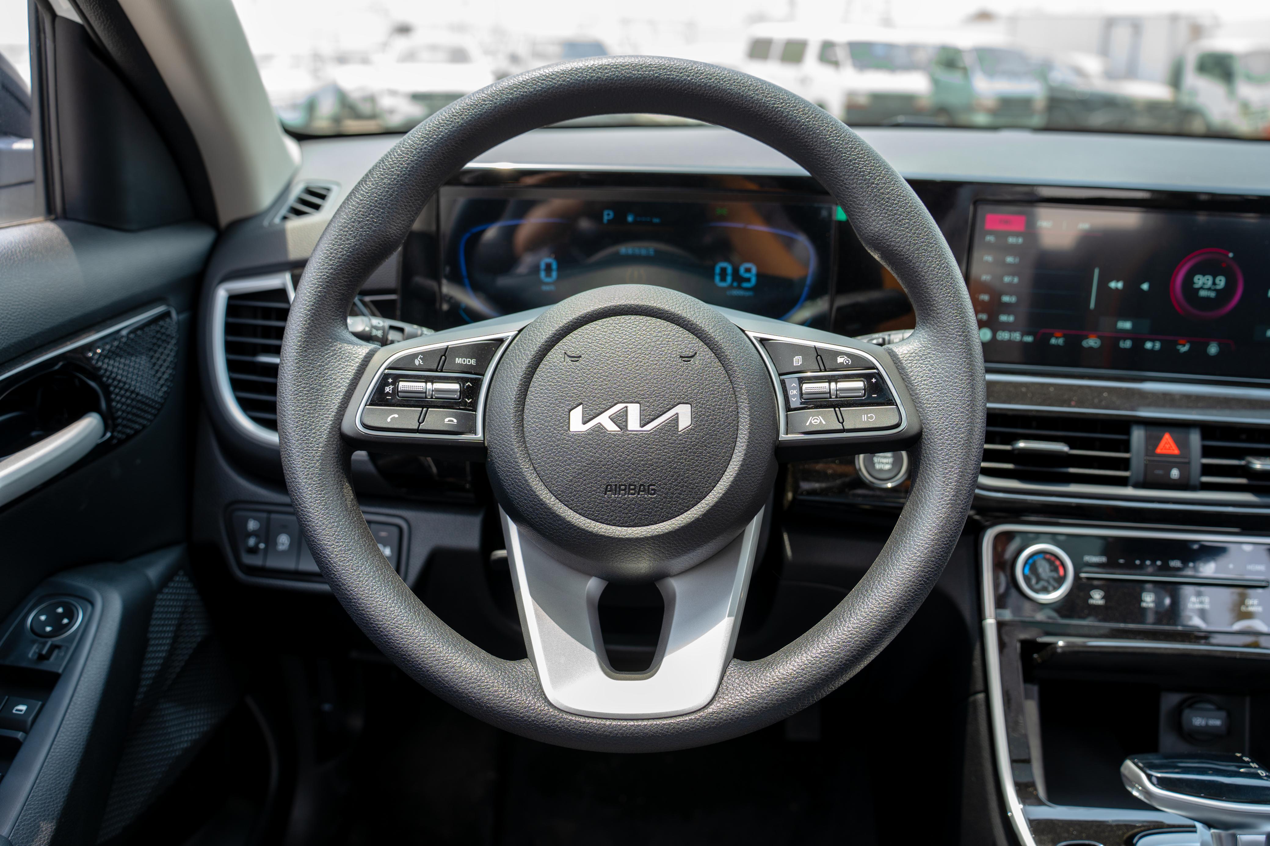 Kia Seltos 2024 Chinese Specs White