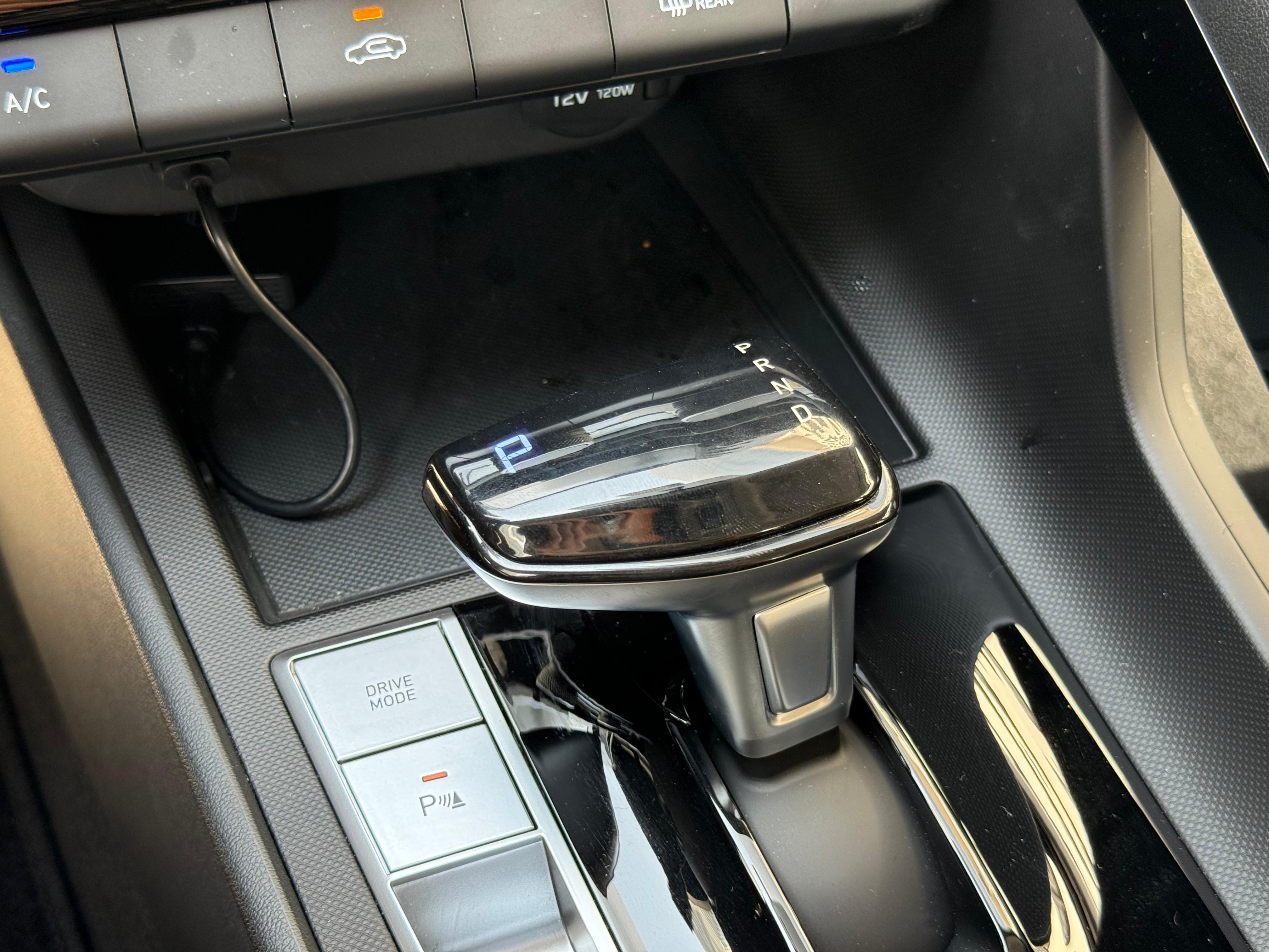 Hyundai Elantra  2025 – 1.5L Petrol
