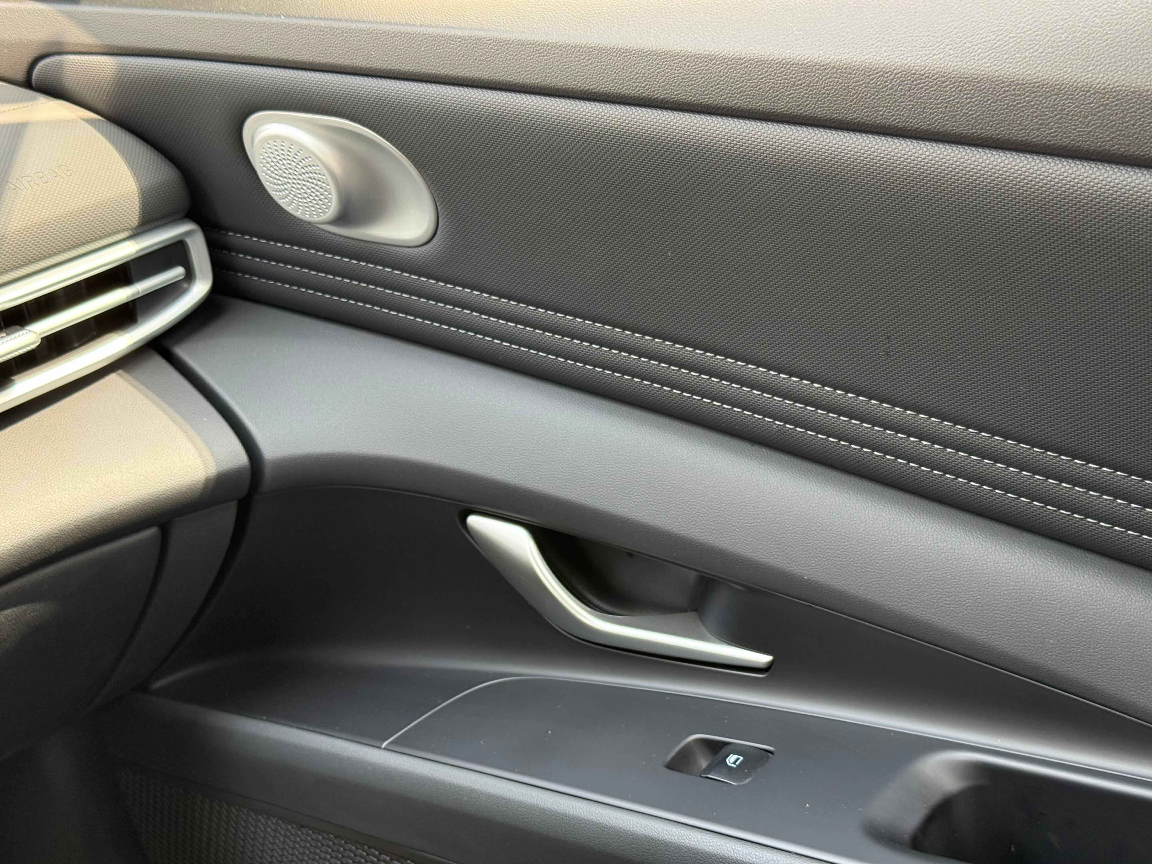 Hyundai Elantra  2025 – 1.5L Petrol