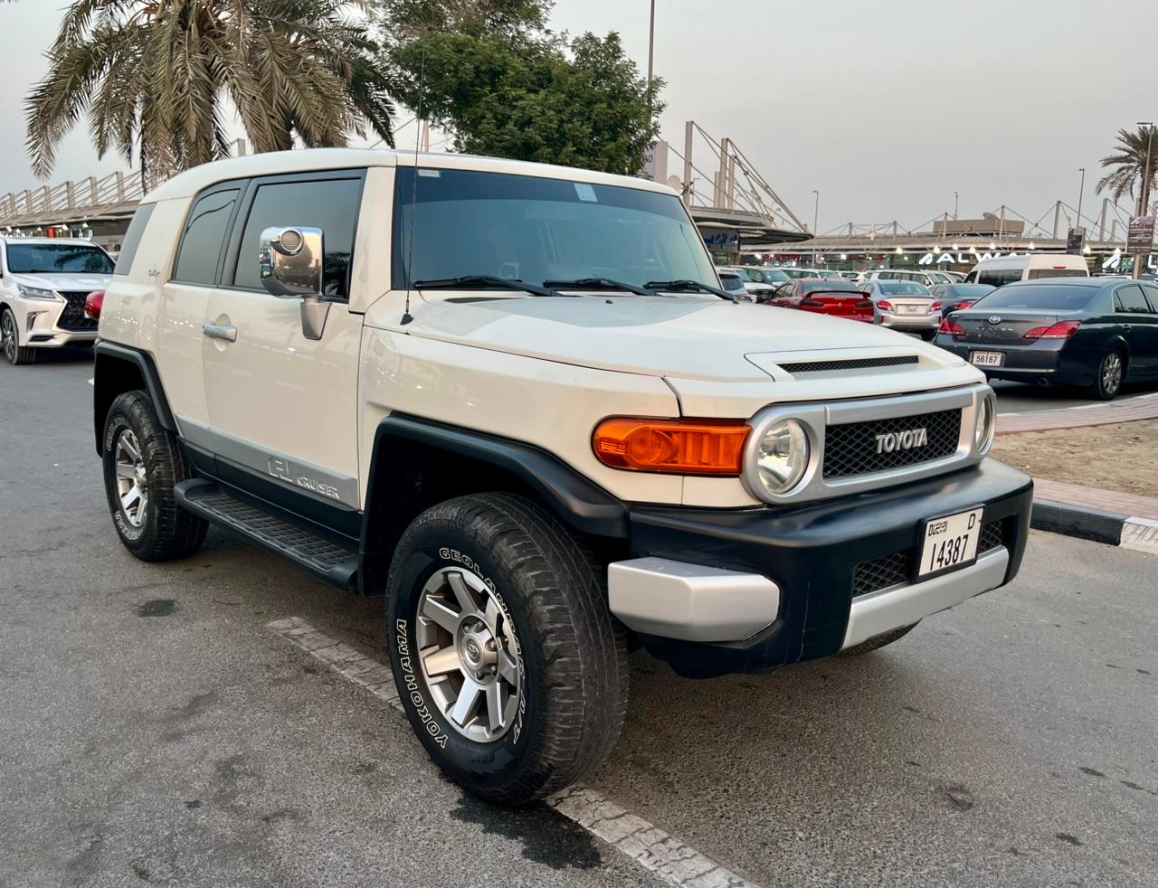 Toyota FJ Cruiser 2014 White