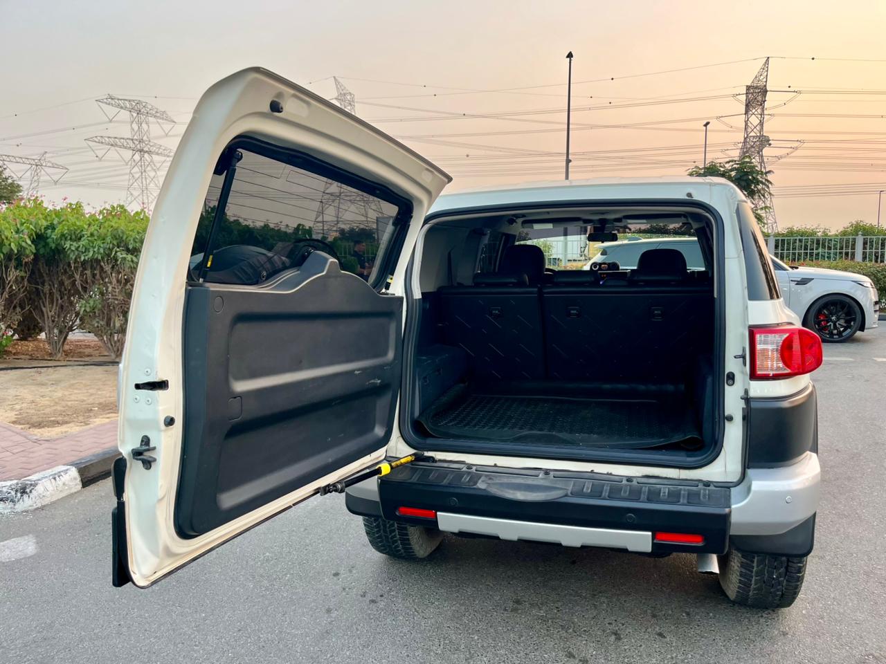 Toyota FJ Cruiser 2014 White