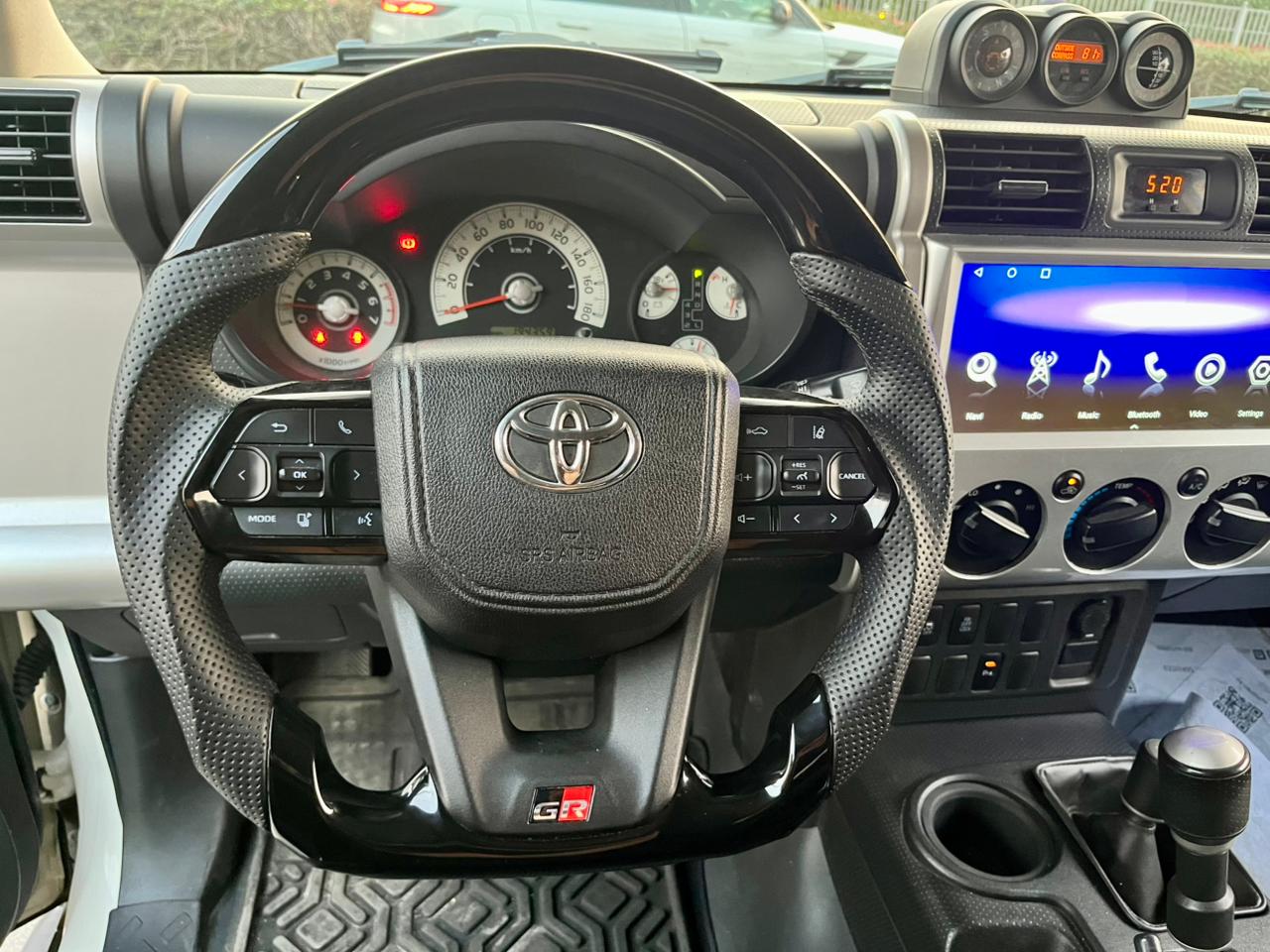 Toyota FJ Cruiser 2014 White