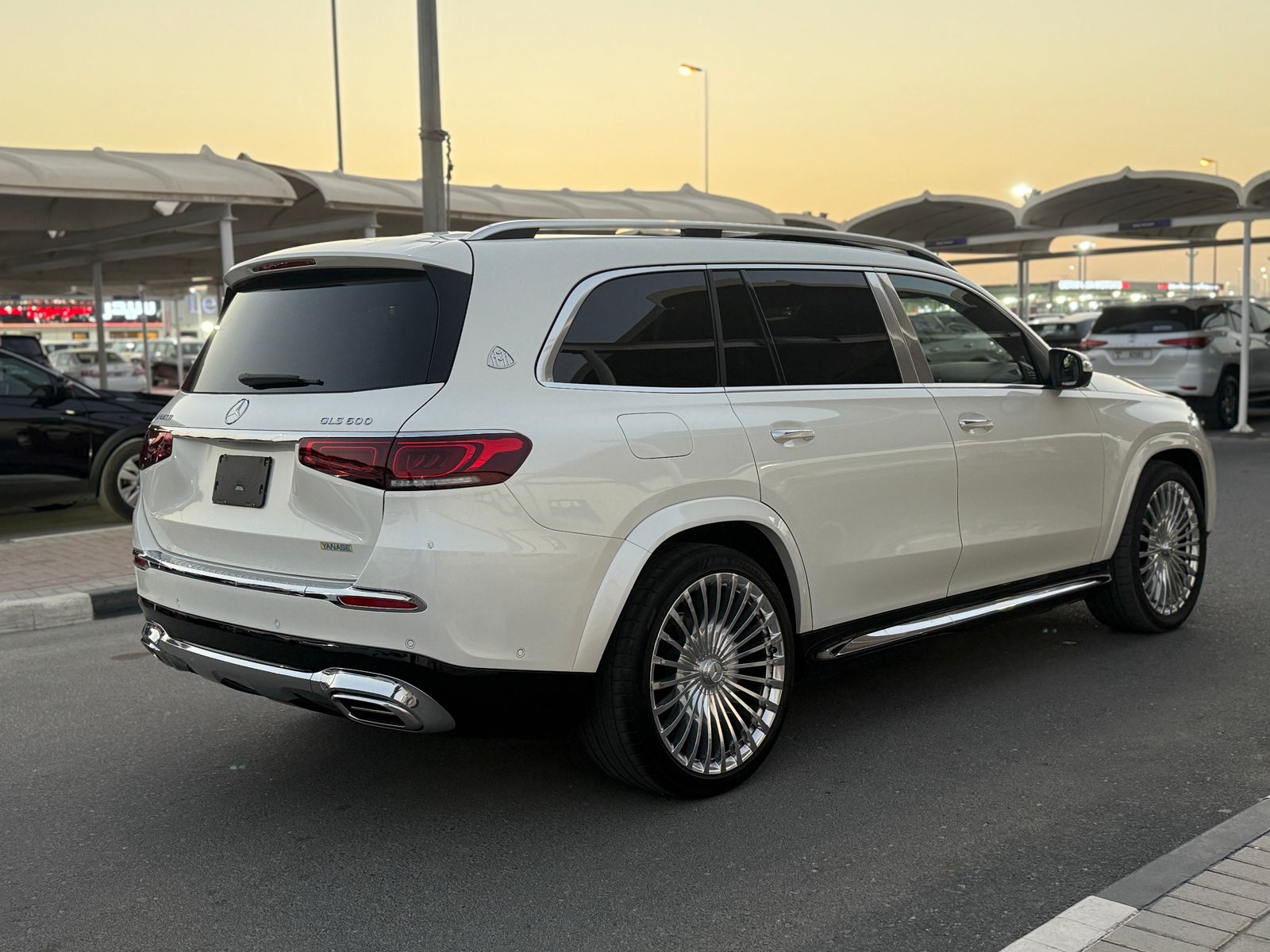 Mercedes-Maybach GLS 600 2024 White