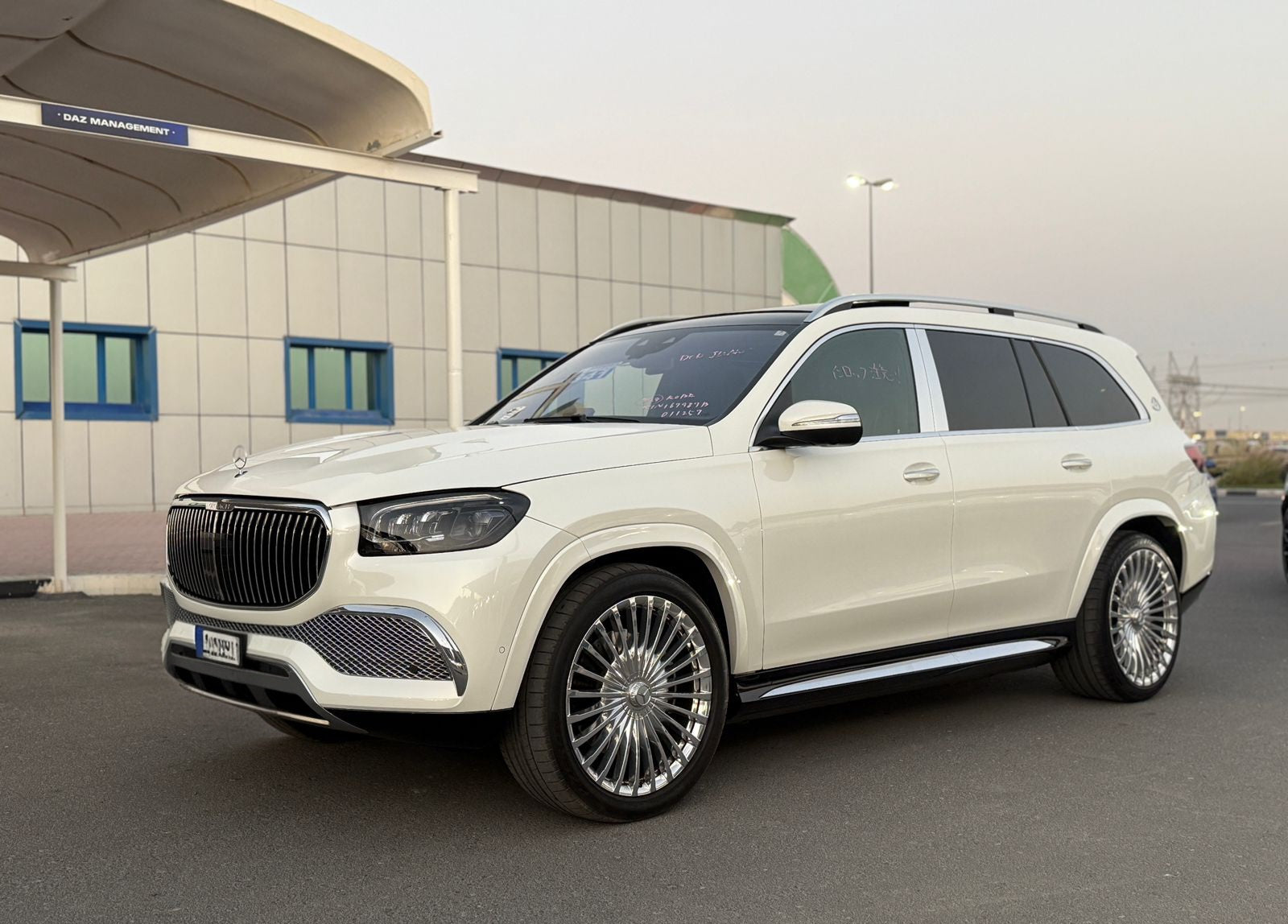 mercedes maybach GLS 600 2024 white Used