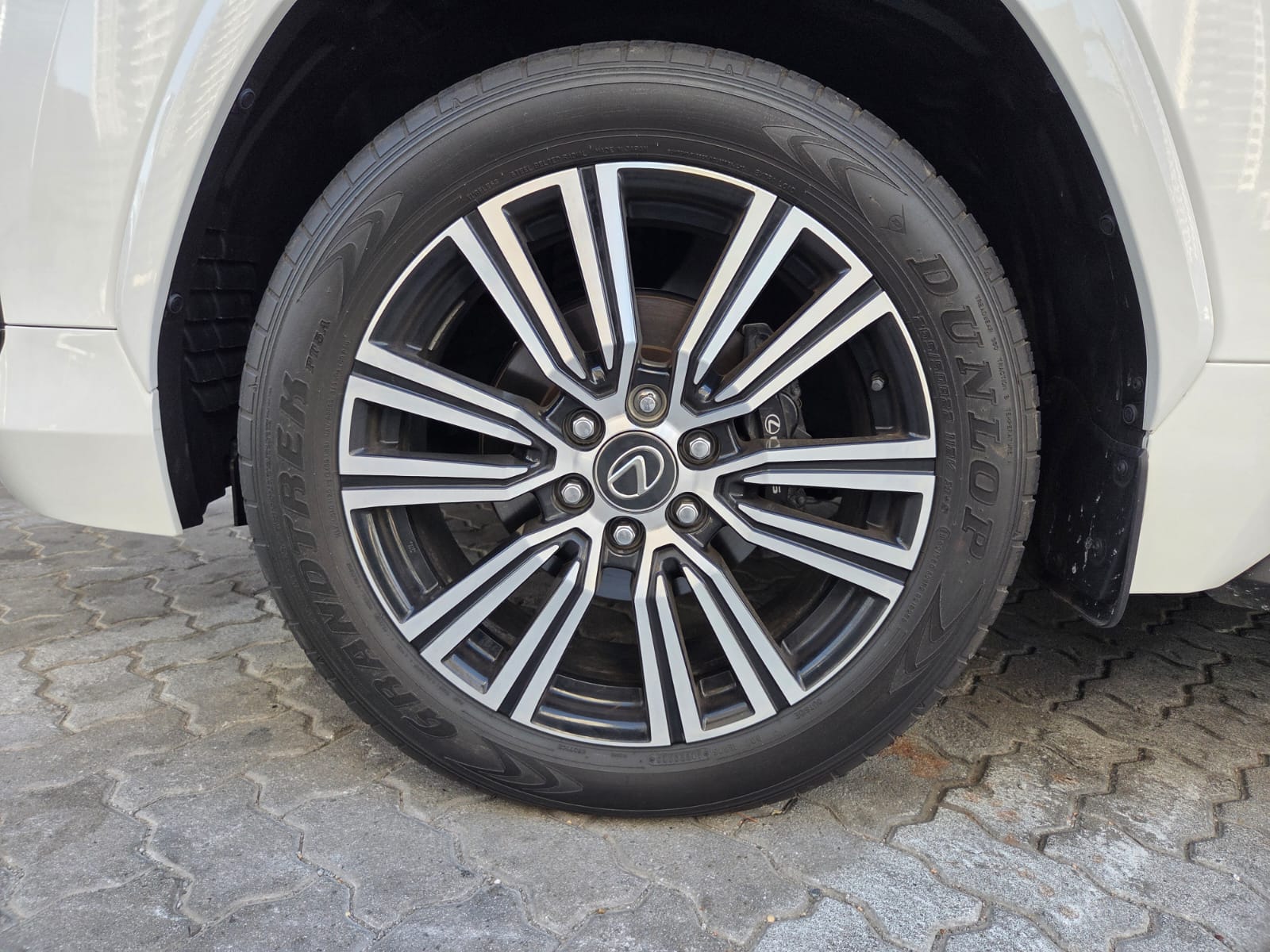 Lexus LX600 2024 White