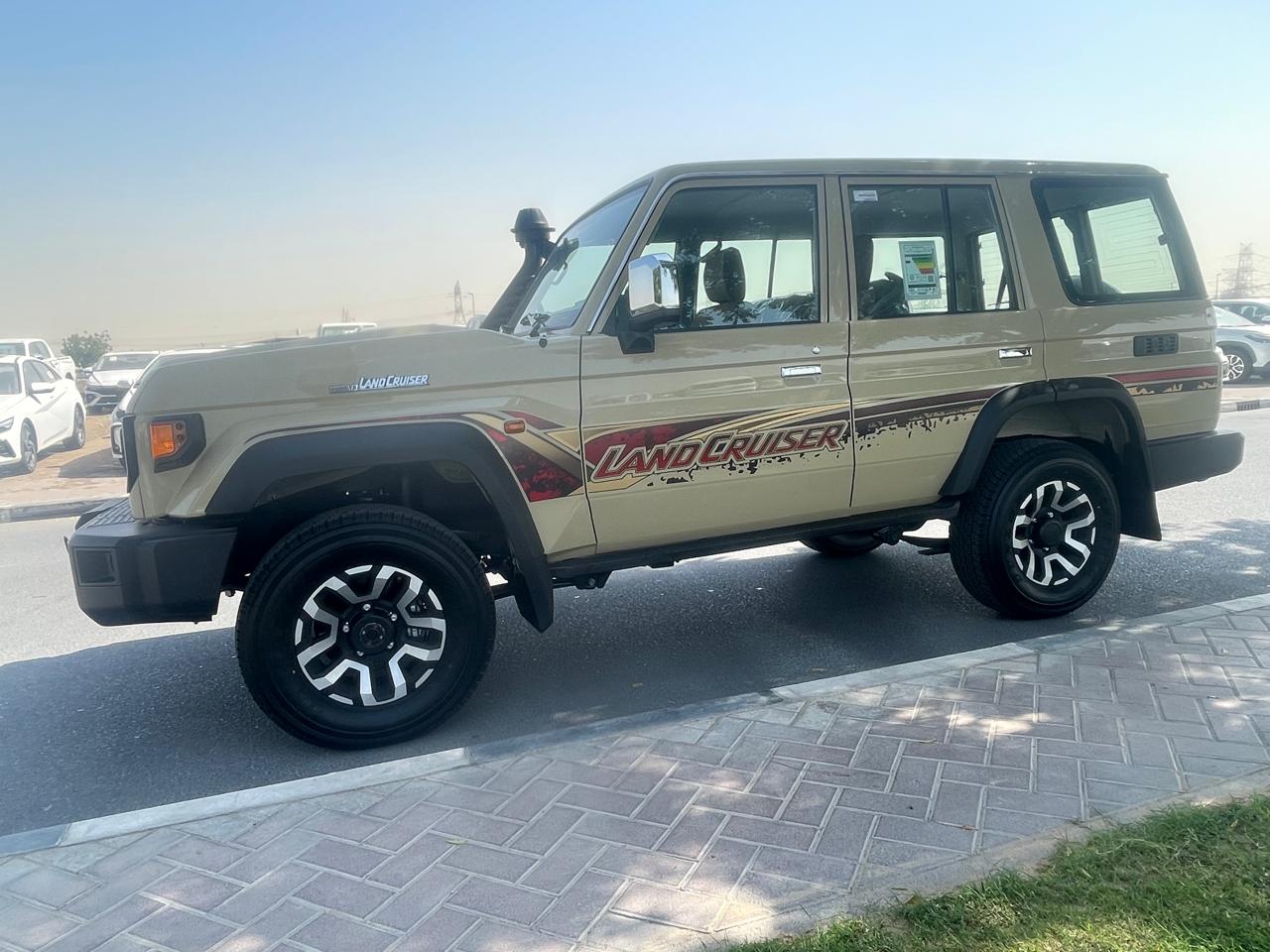 Toyota Land Cruiser LC76 2026