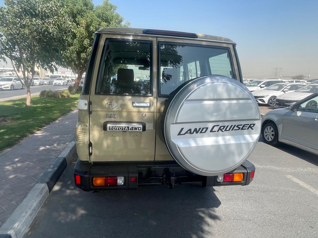 Toyota Land Cruiser LC76 2026