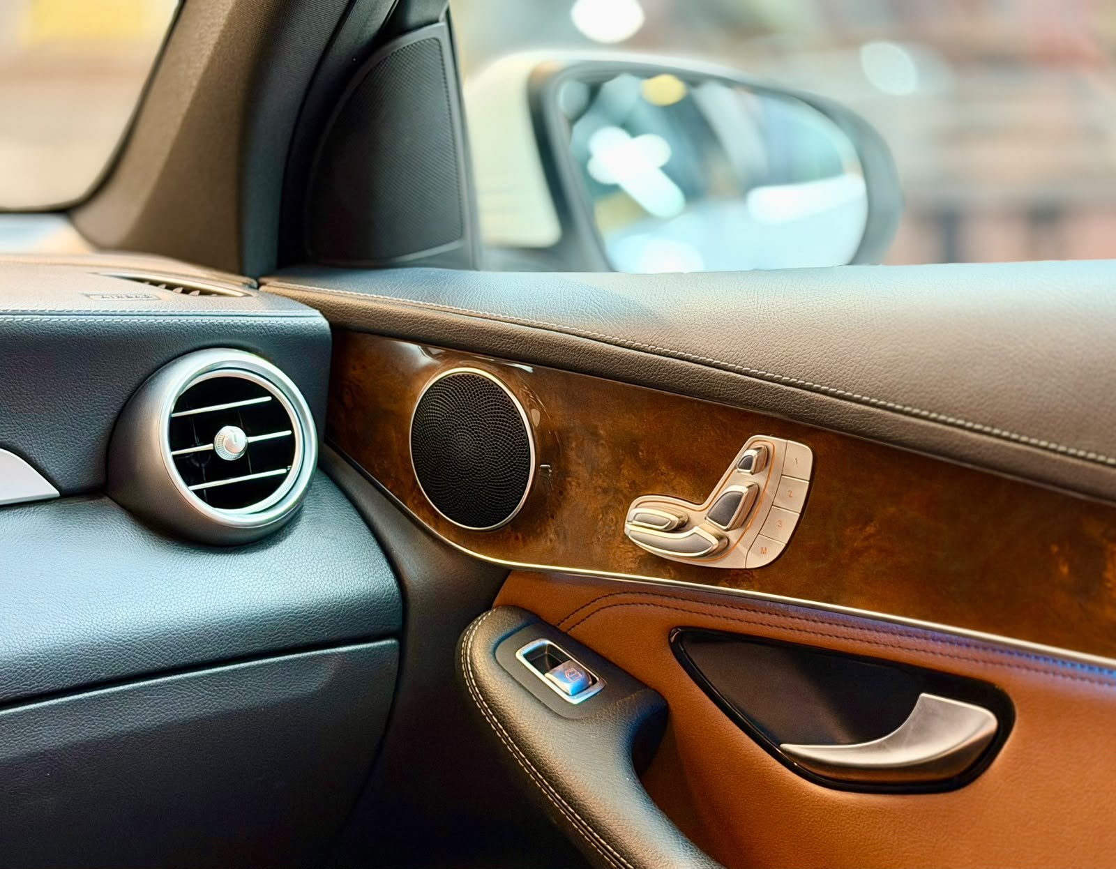 Mercedes-Benz GLC 250 4MATIC 2019 White
