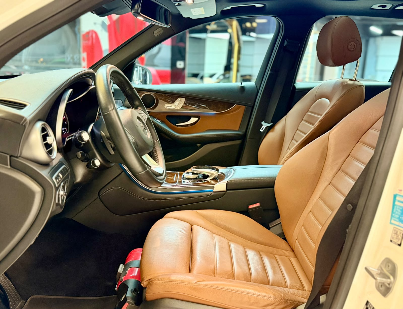 Mercedes-Benz GLC 250 4MATIC 2019 White